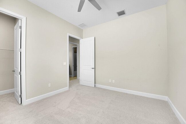 Building Photo - 14058 Spruce Pne Dr