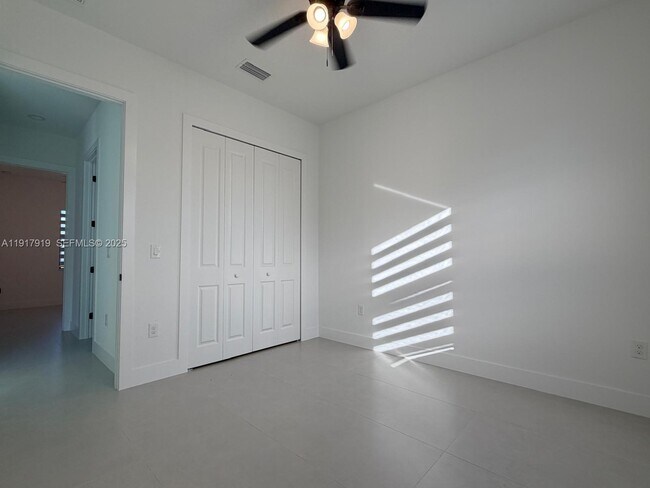 Building Photo - 1144 Mobley St E