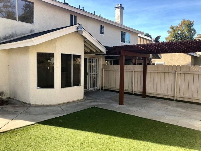 Building Photo - 2276 Manzana Way