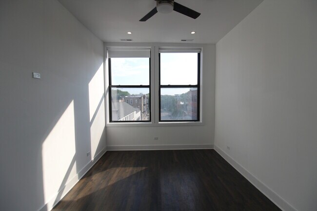 Building Photo - 1474 N Milwaukee Ave