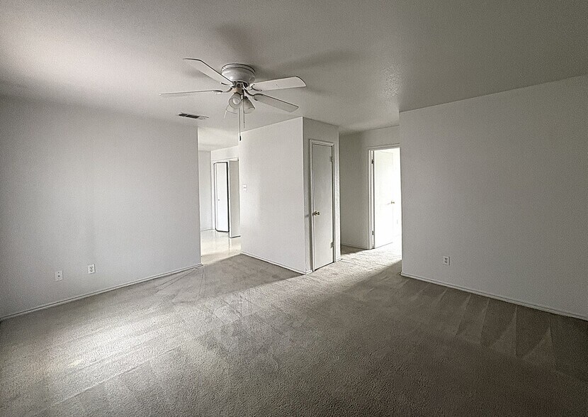 Building Photo - 1706 Windward Dr