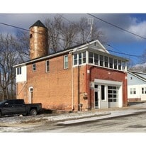 Building Photo - 115 N Maple St