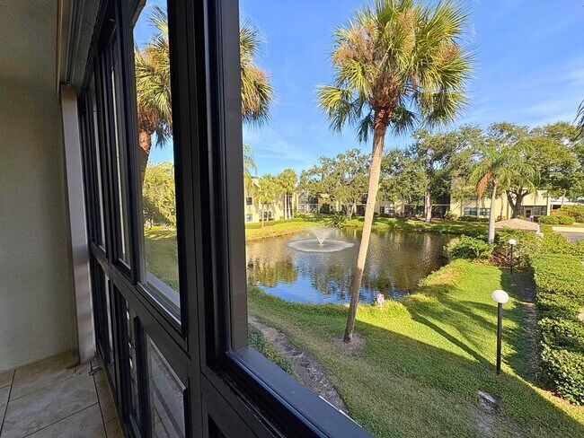 Building Photo - Spacious 2 Bed / 2 Bath Condo – 55+ Community | Largo, FL