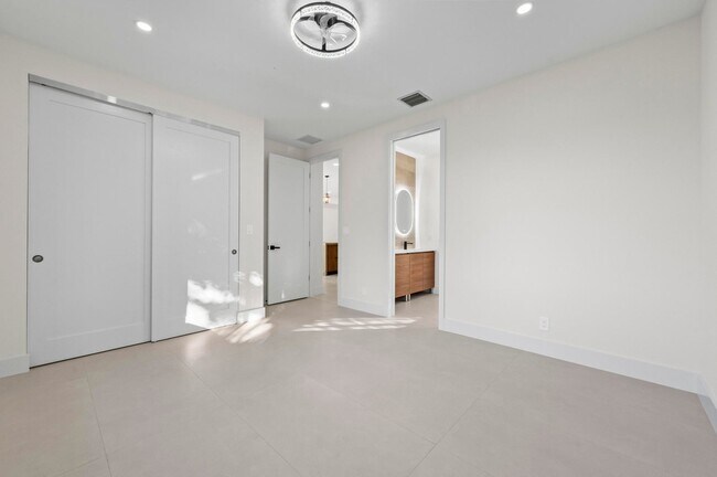 Building Photo - Northwest 42nd Avenue, Coconut Creek, FL 33066 - 4 BR 4 BA single-family home