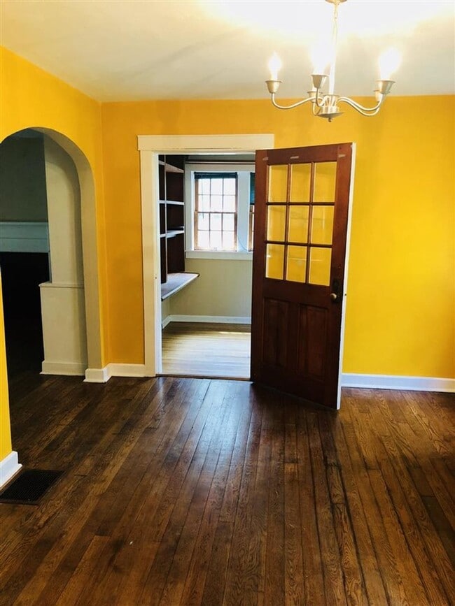 Building Photo - Beautiful 3 BR Home Near Bryan Park - Available July 2026!