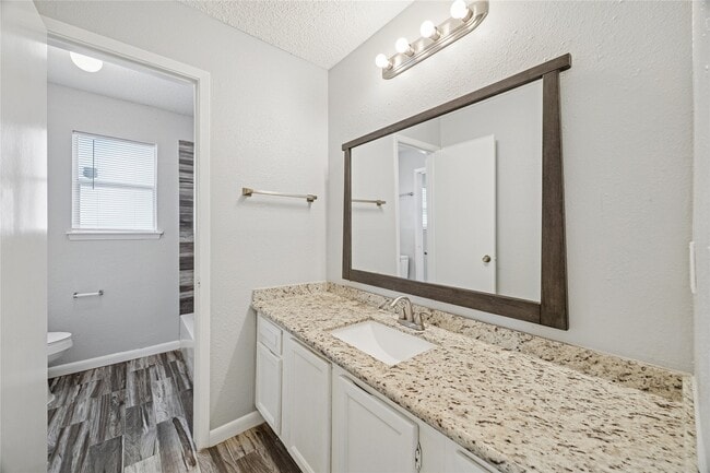 Building Photo - 13838 Beech Hollow Ln