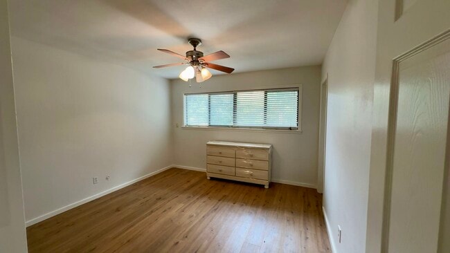 Building Photo - 3809 N Braeswood Blvd