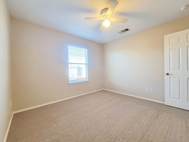 Building Photo - 1007 Ranchero Rd