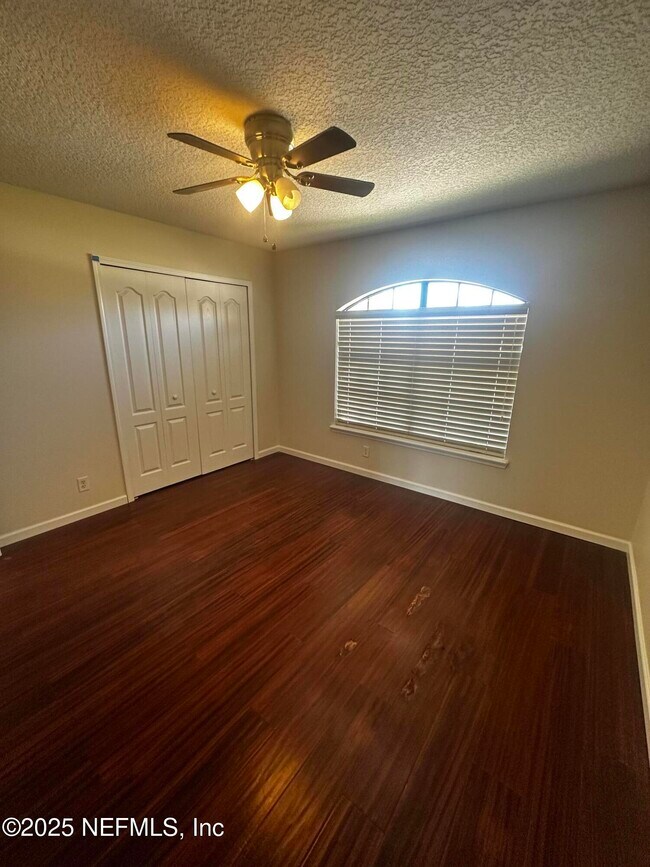 Building Photo - 12080 Scarsdale Dr