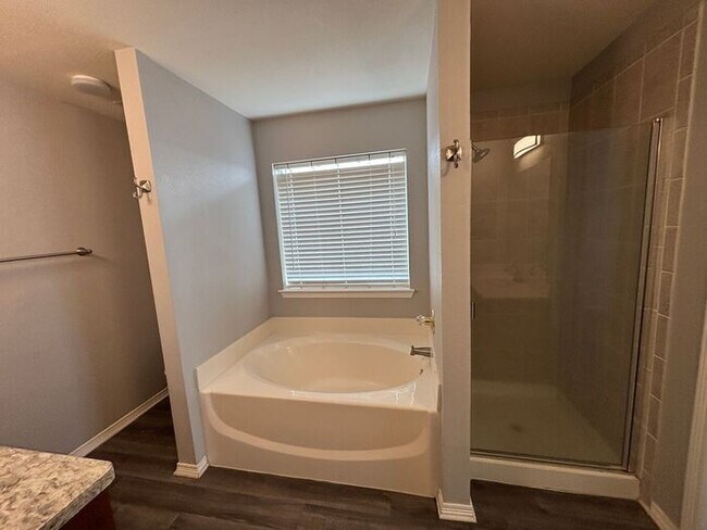 Building Photo - 112 Pepperbush Ln