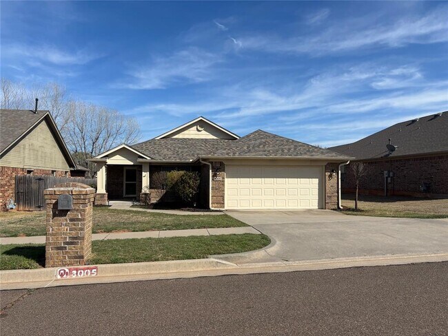 Building Photo - 3005 Grant Rd