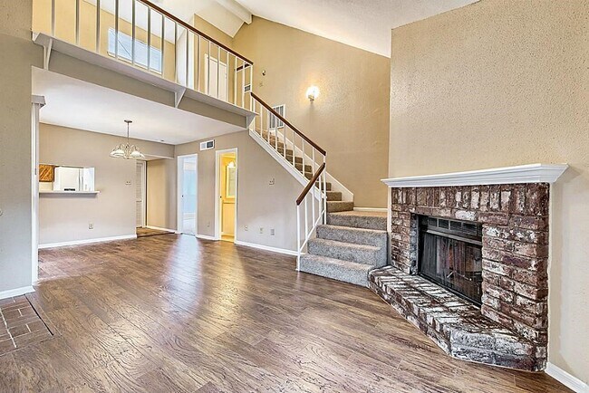 Building Photo - 3130 Walnut Bend Ln