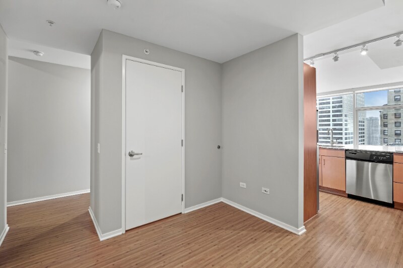 Building Photo - 455 N Cityfront Plaza Dr