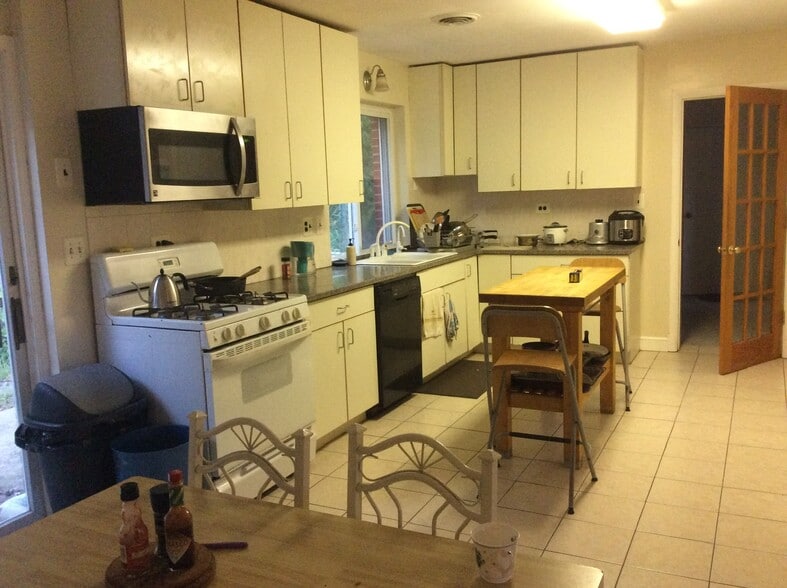 Building Photo - 3412 University Blvd E