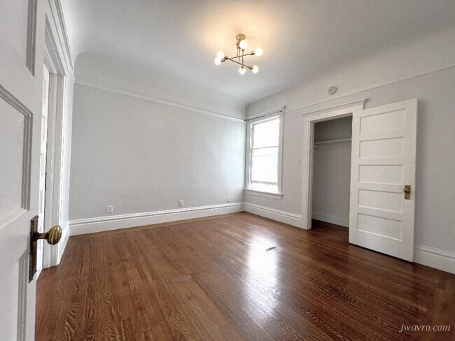 Building Photo - 250-254-254 Carl St