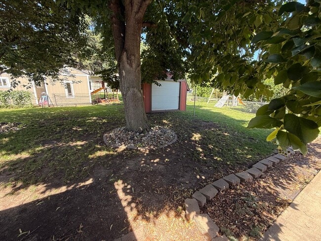 Building Photo - Retro Style Home with Massive Backyard
