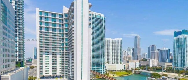 Building Photo - 690 SW 1st Ct