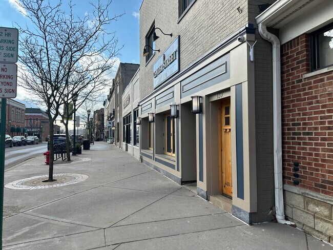 Building Photo - 137 N Center St