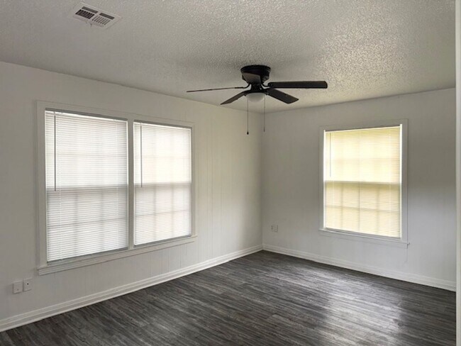 Building Photo - EXTRA STORAGE SPACE IN BACKYARD