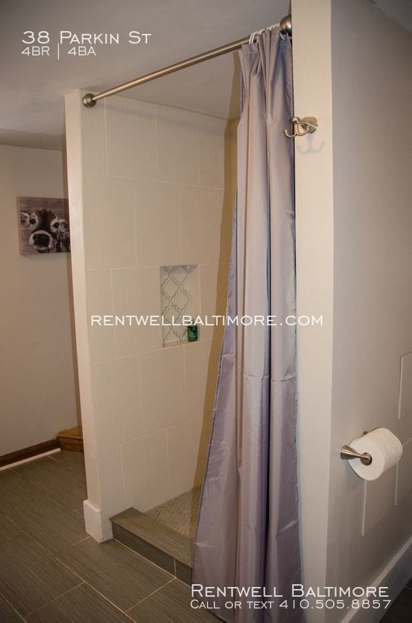 Building Photo - 38 Parkin St