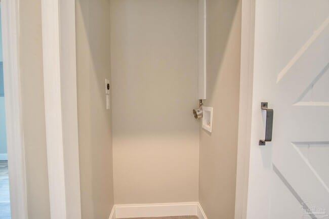 Building Photo - 203 S L St