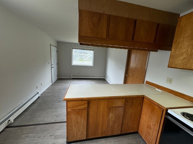 Building Photo - 1 BD, 1 BA Apartment Nestled Back on a Cul-de-Sac