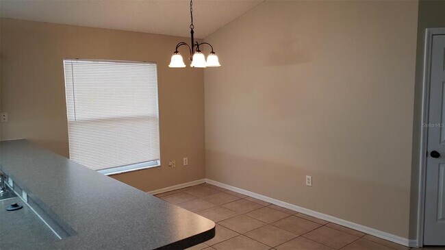 Building Photo - 636 Majesty Dr