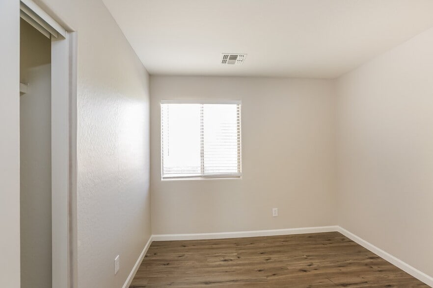 Building Photo - 3310 W Leodra Ln