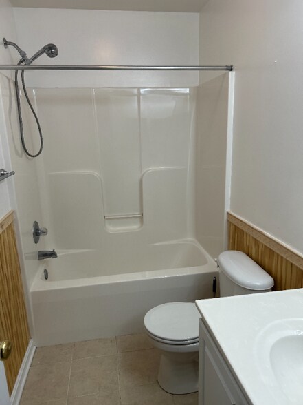 Building Photo - 23545 Devonshire Rd