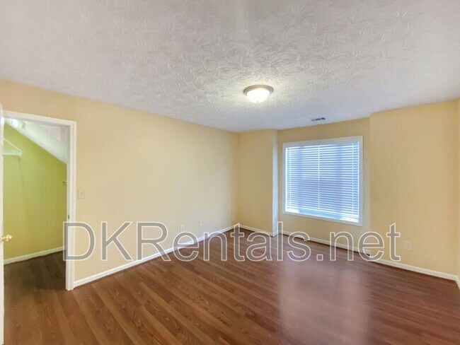 Building Photo - 1704 Riverlanding Cir