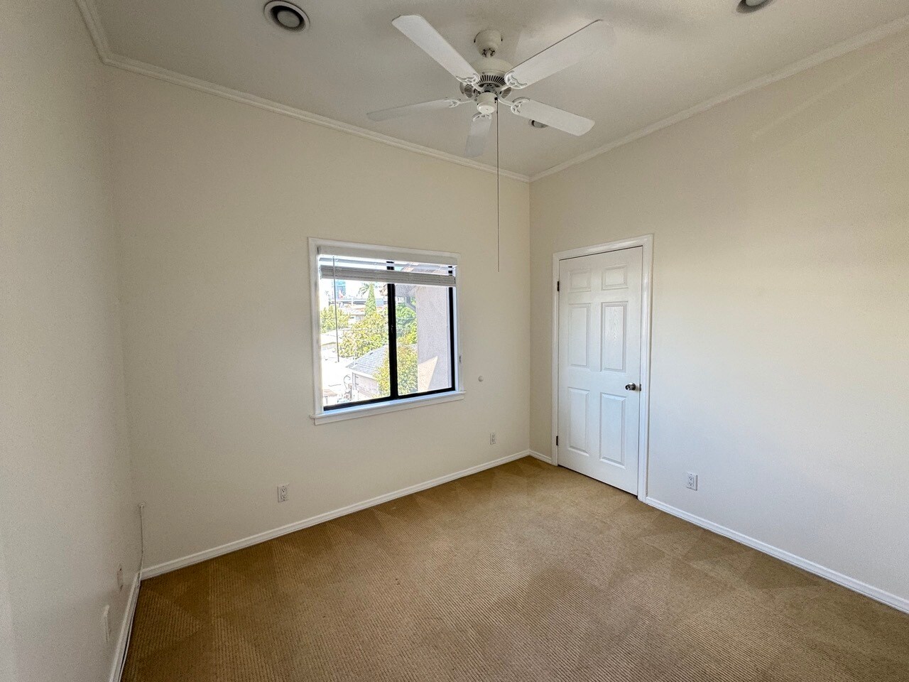 Building Photo - 1341 N Bronson Ave