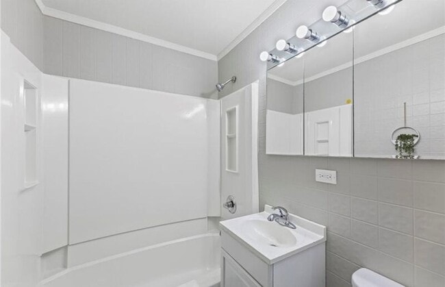 Building Photo - 7020 Hadley St