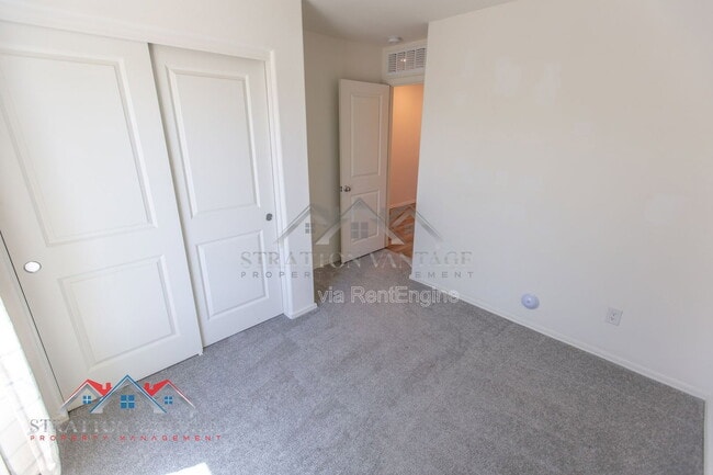 Building Photo - 1474 W Inca Dr