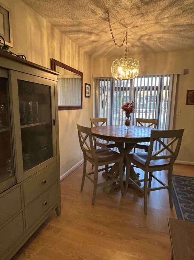 Building Photo - 120 Hibiscus Woods Ct