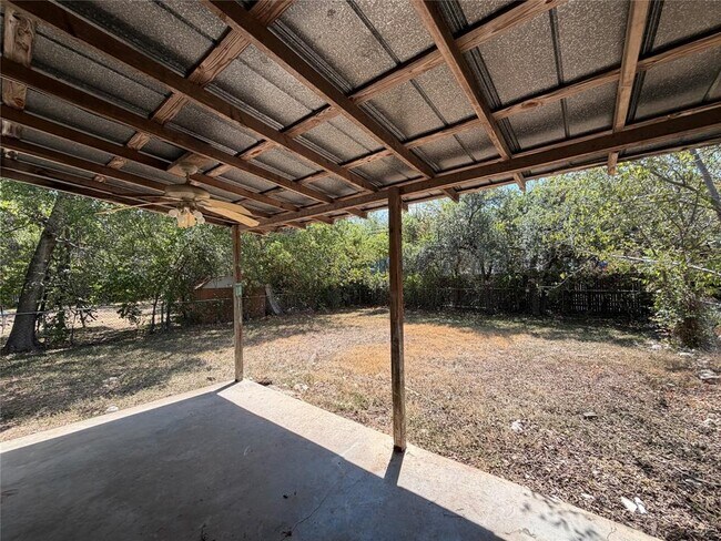 Building Photo - 704 Osage Dr