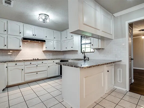 Building Photo - 8966 Hialeah Cir S