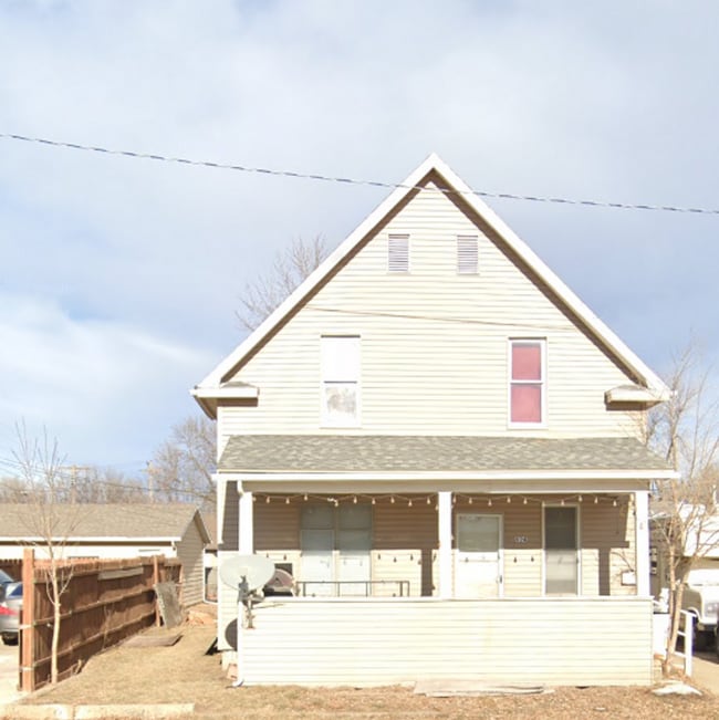 Building Photo - Rent Reduced!