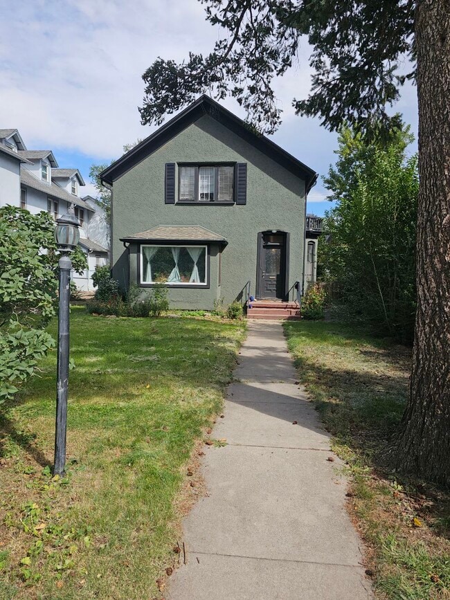 Building Photo - 605 N Cascade Ave