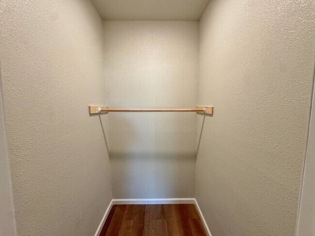 Building Photo - Fully Remodeled 3 Bed 2 Bath In Floral Hei...