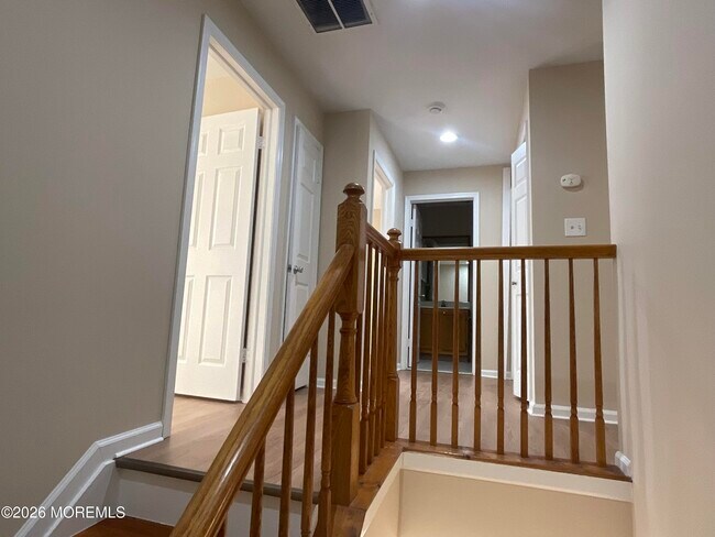 Building Photo - 1121 Roseberry Ct