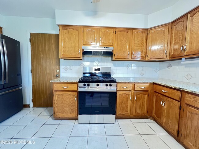 Building Photo - 9 Westport Dr