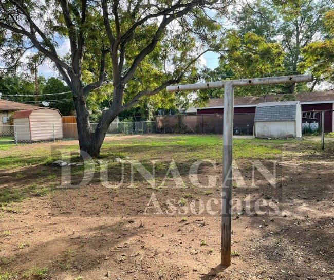 Building Photo - 912 Franklin St