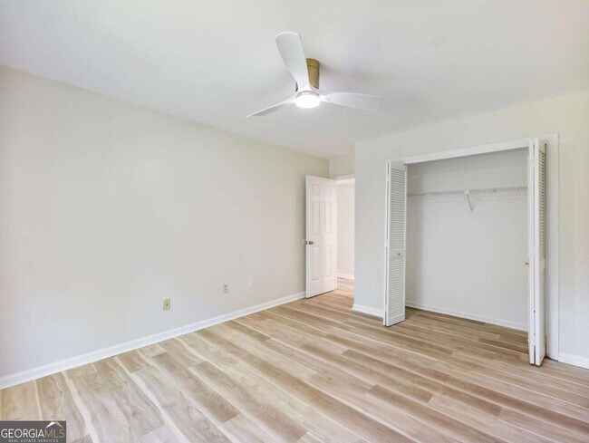 Building Photo - 605 Candler St