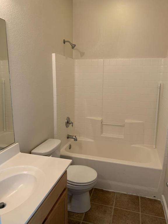 Building Photo - 2372 River Rock Dr