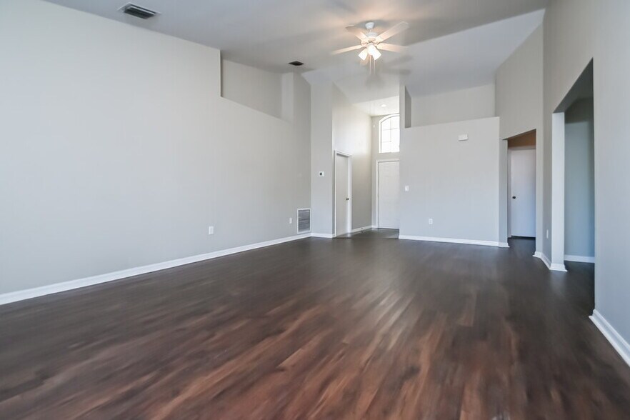 Building Photo - 123 Lookout Dr