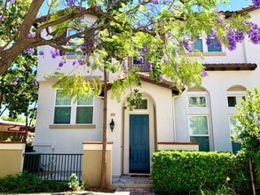 Building Photo - Enchanting 4 bedroom/2.5 bath property in the heart of Claremont Village