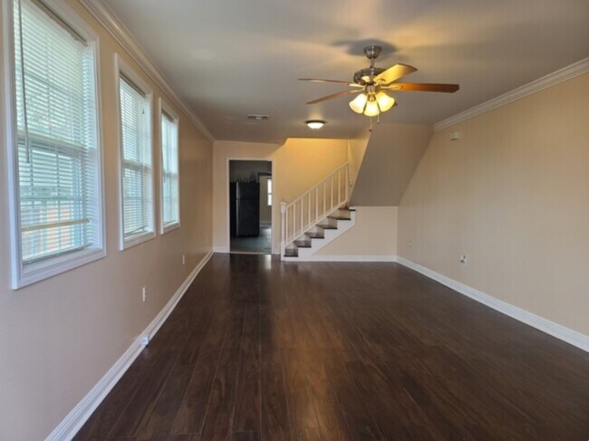 Building Photo - 2616 N Galvez St