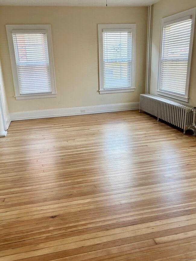 Primary Photo - 129 Post Rd