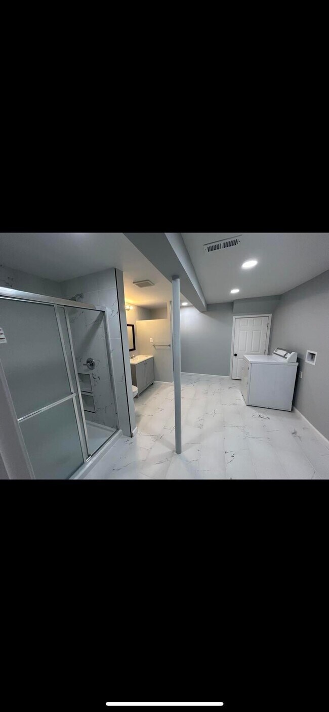 Building Photo - 3 Colonist Retreat Ct