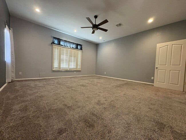 Building Photo - EASTSIDE HOME FOR RENT IN "THE TIERRAS"